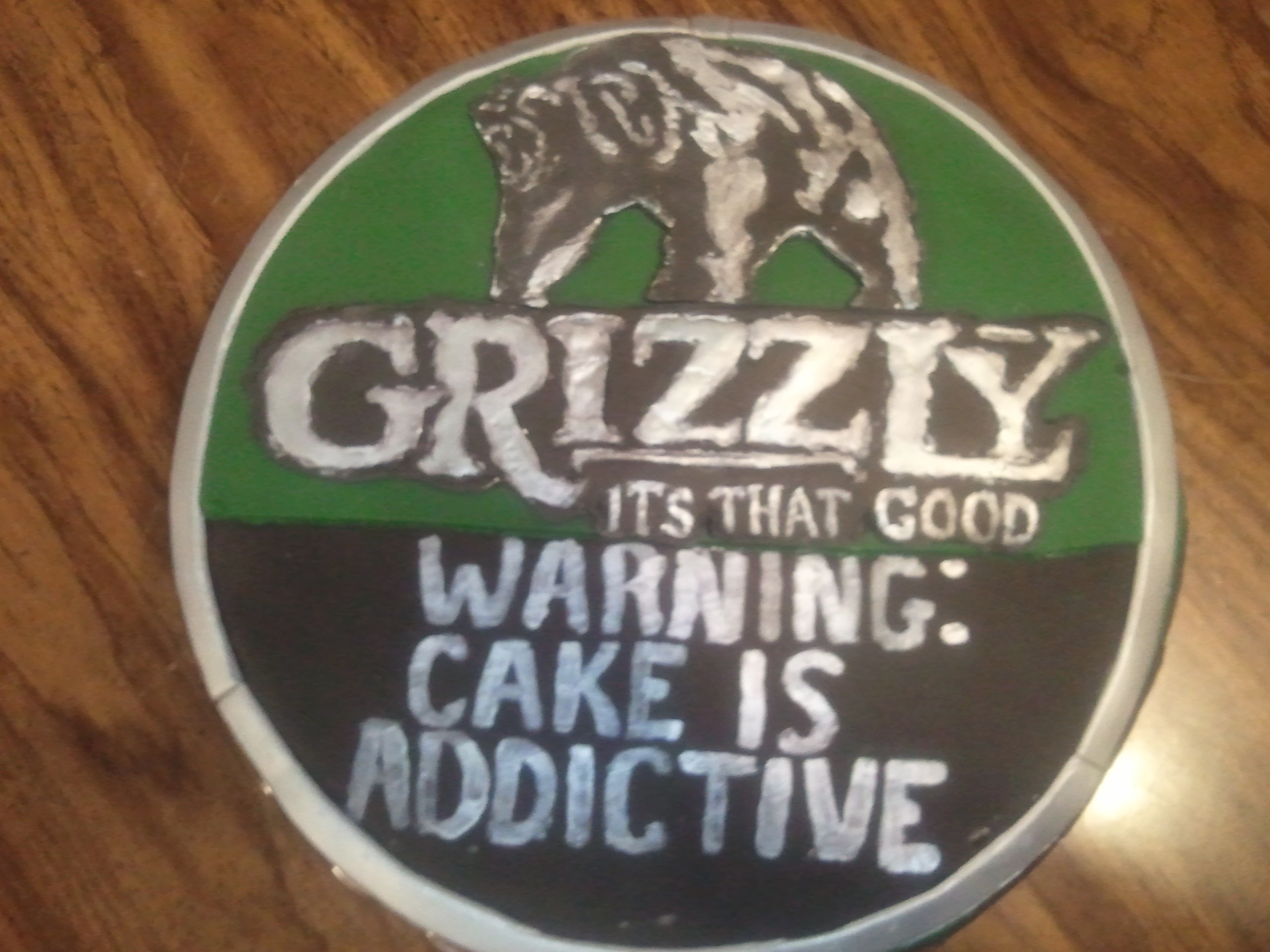 Grizzly can cake