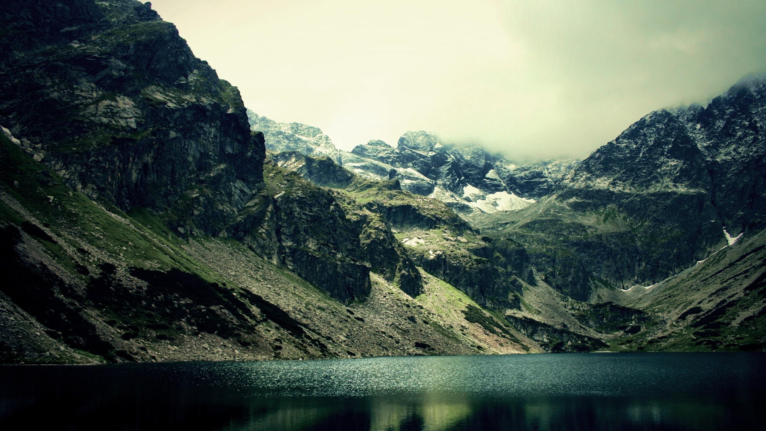 Dark Mountain Lake 2560 x 1440 Wallpaper