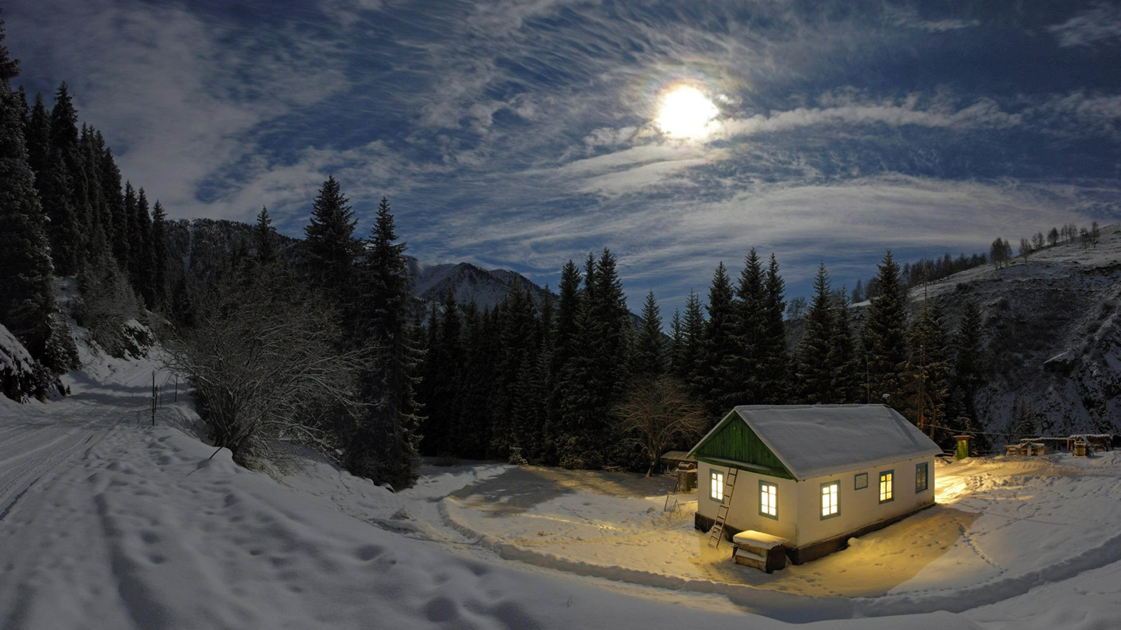 House in Winter Night wallpaper