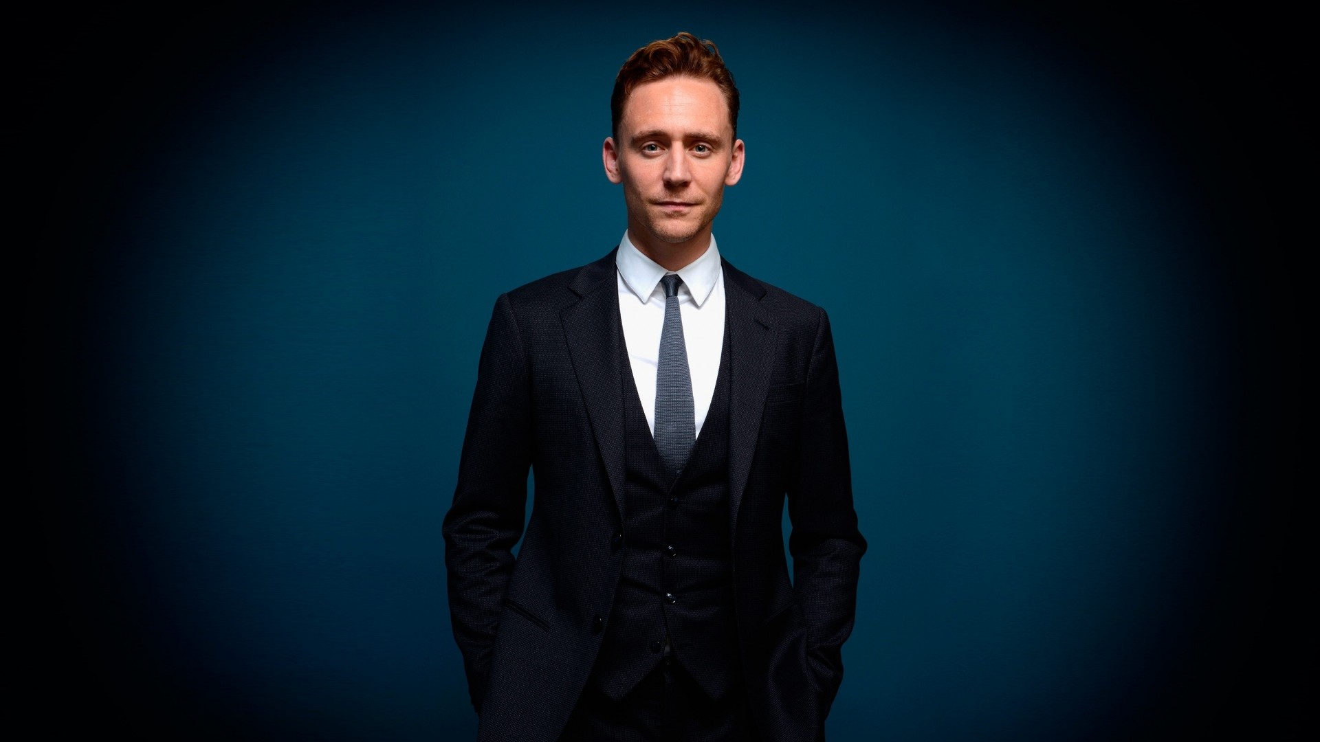 Preview wallpaper tom hiddleston, man, suit, style 1920×1080