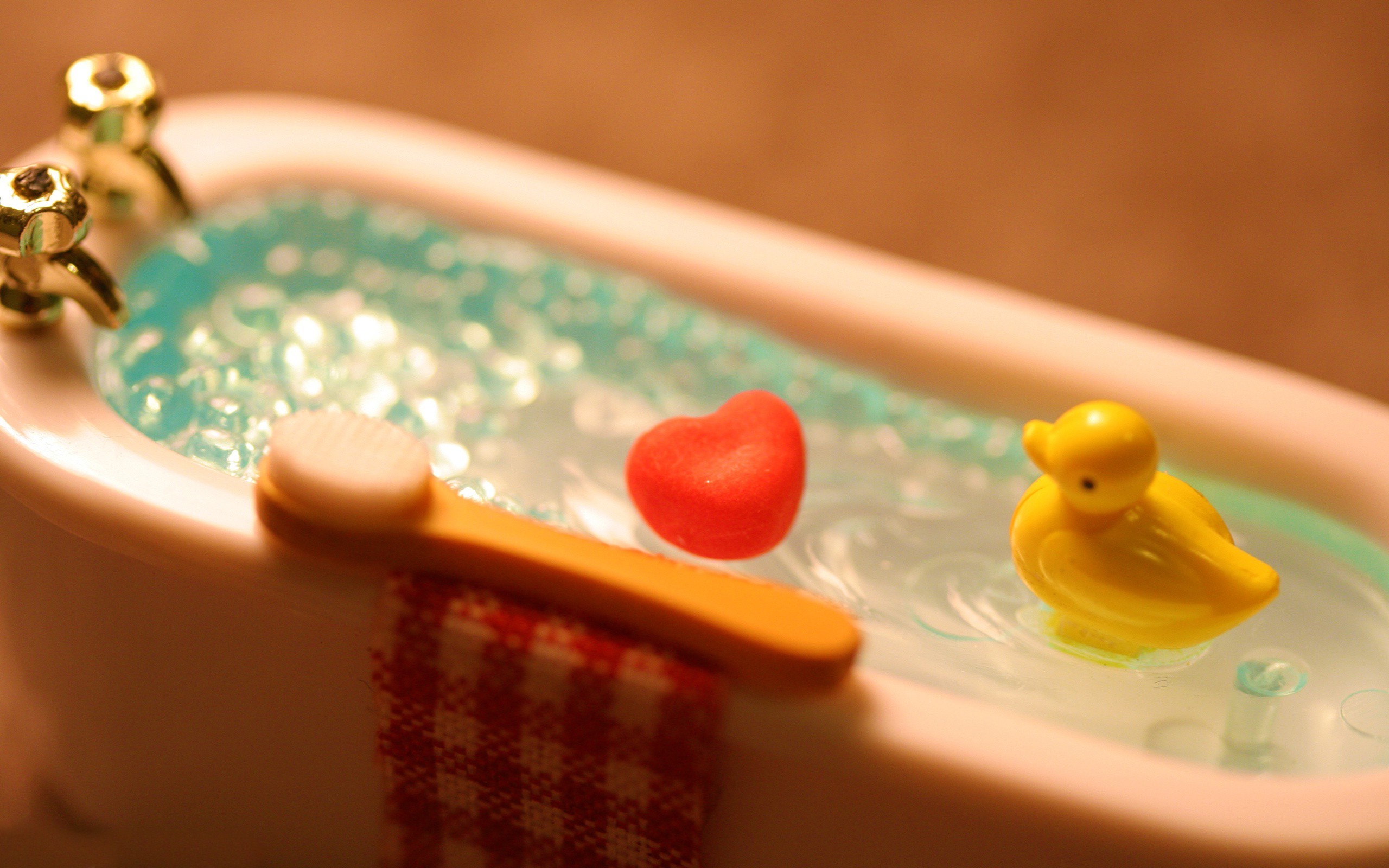 Bathroom bathtubs brush rubber ducks wallpaper