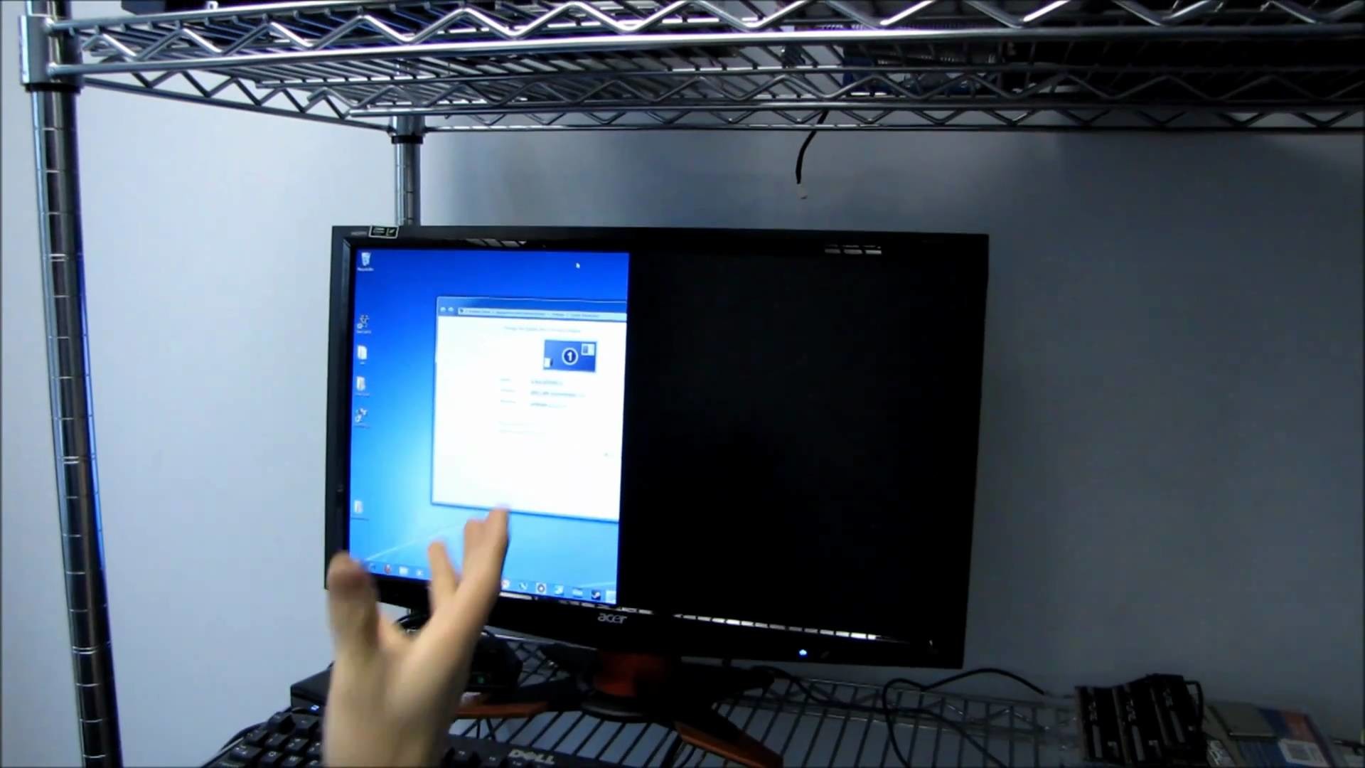 Troubleshooting Tips Weird Monitor Error Half Black Screen Linus Tech Tips – YouTube