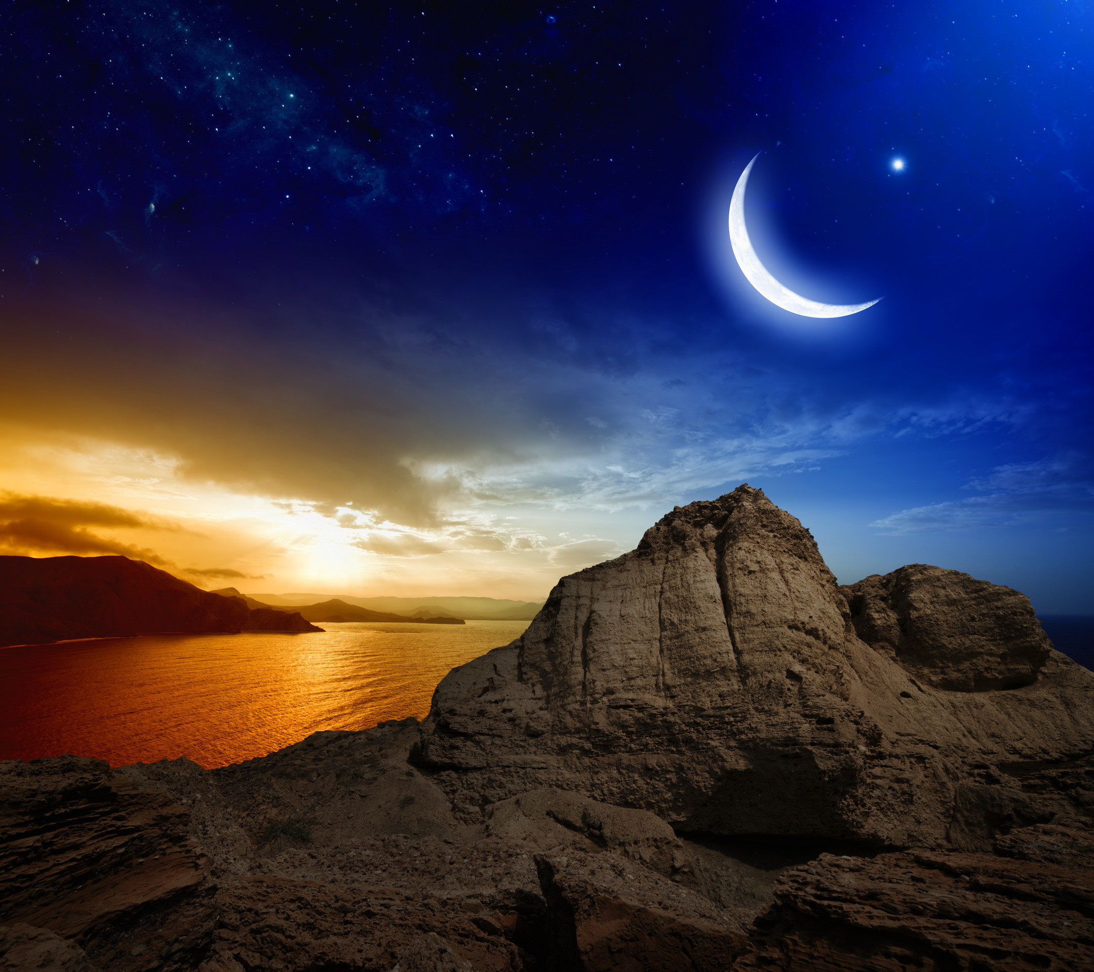 Начало рамадана луна. Луна Рамадан фото. Новолуние Рамазан. Луна в месяц Рамадан фото. Небо Луна Рамадан.