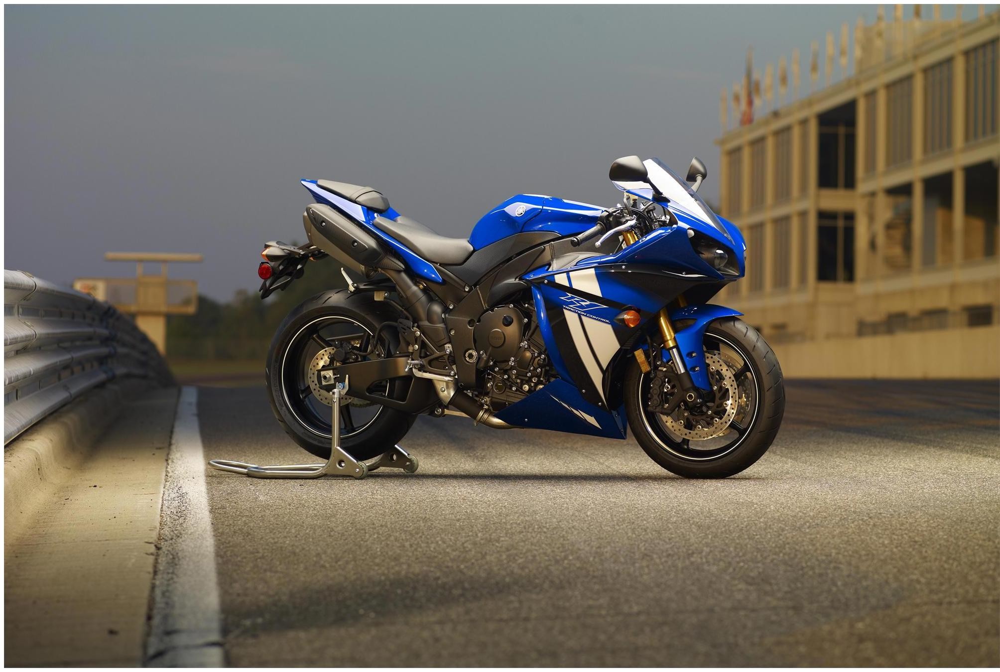 Yamaha r1 wallpapers 11