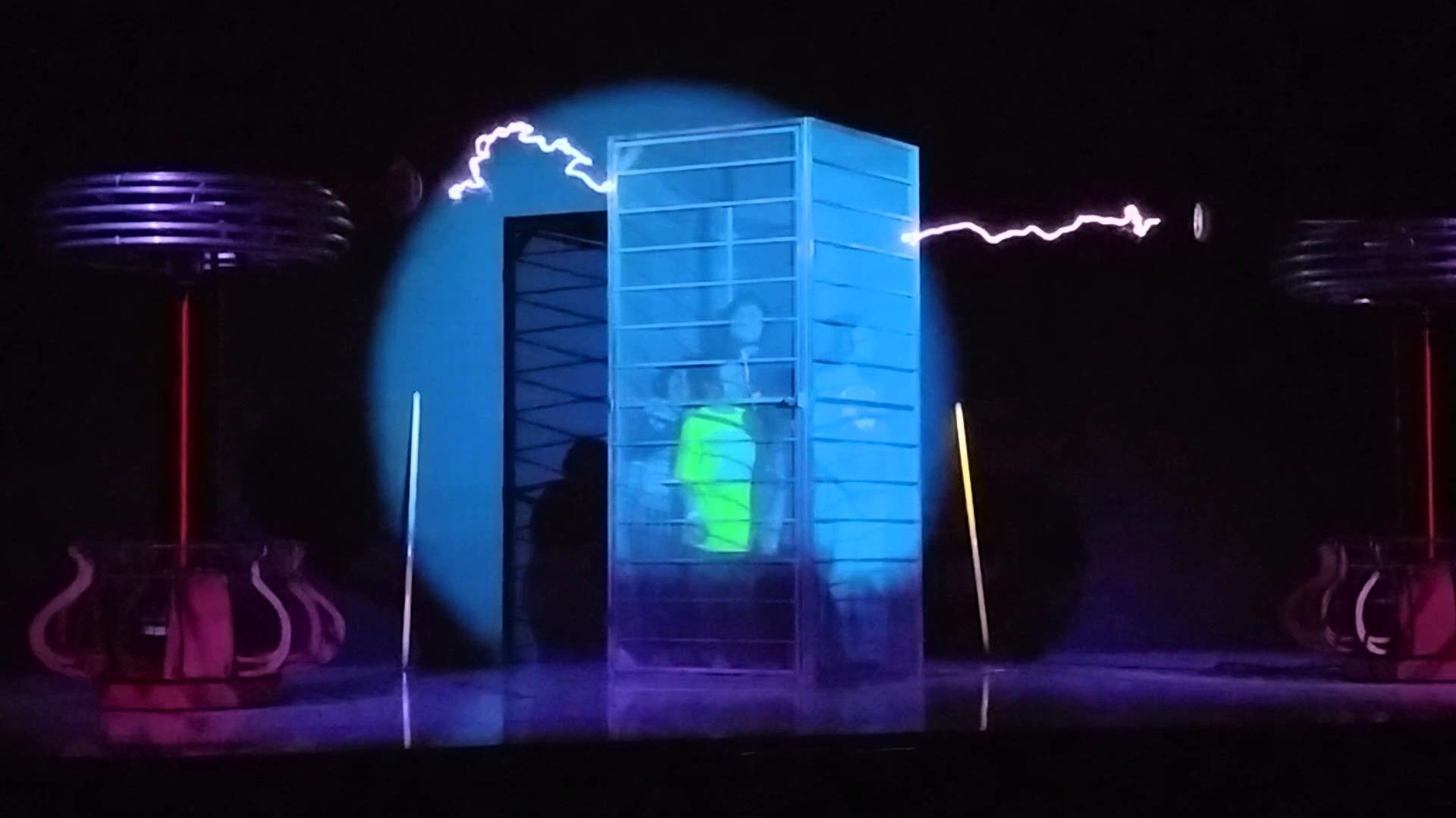 Tesla Coil concert at Rochester Science Museum