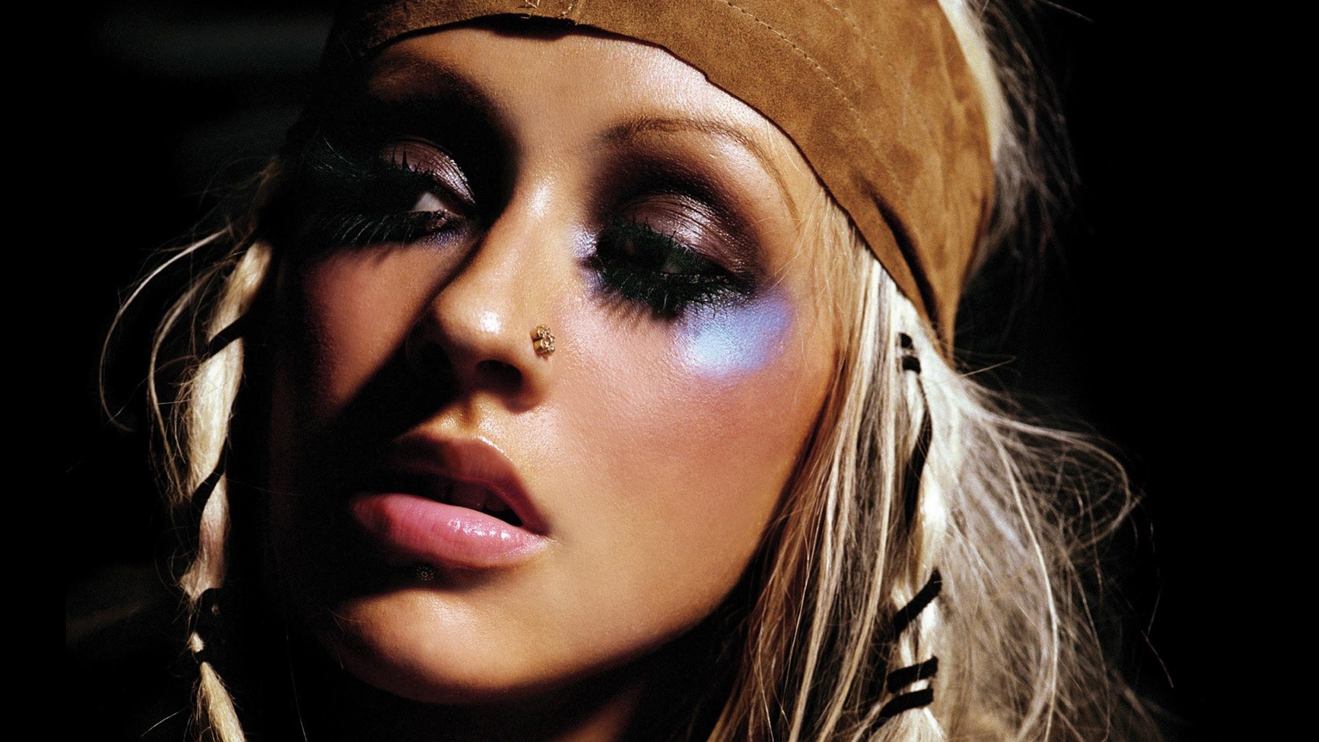 Christina Aguilera Face Makeup Wallpaper 59840