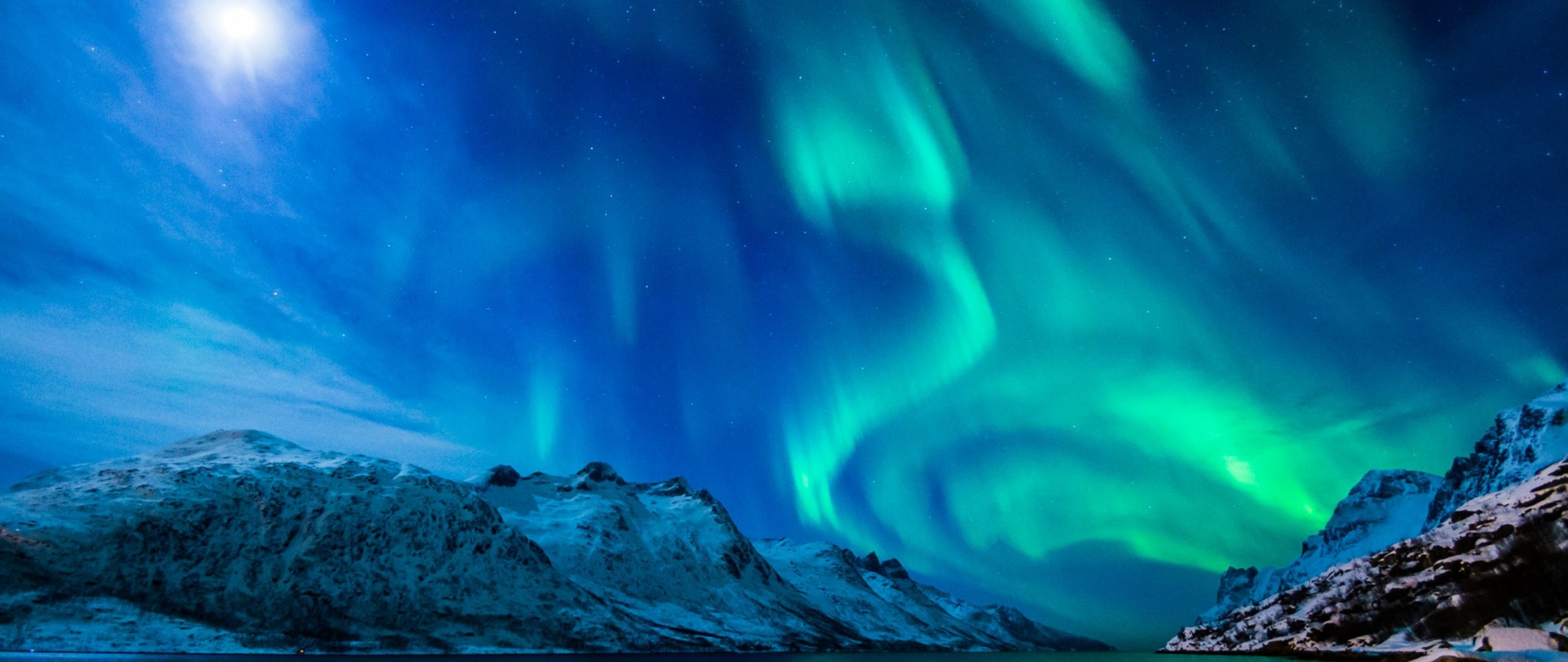 Preview wallpaper northern lights, aurora borealis, uk, 2015 2560×1080