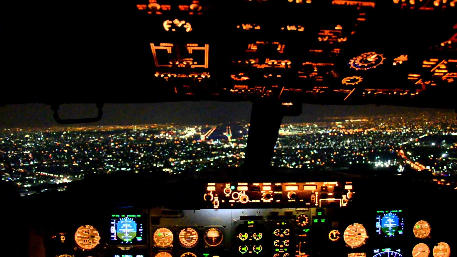 Boeing 737 Cockpit Night. detsky nabytek.info