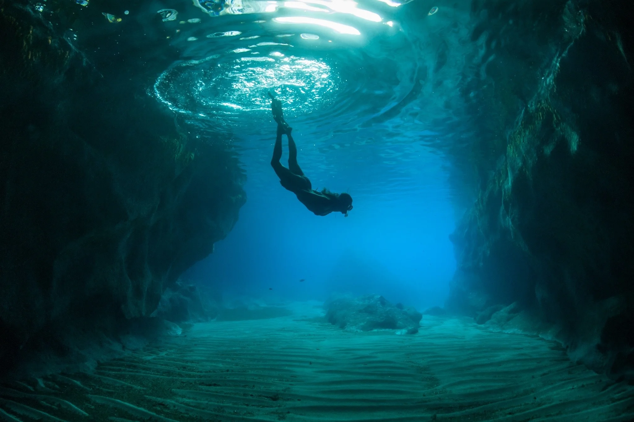 Diving Underwater Women