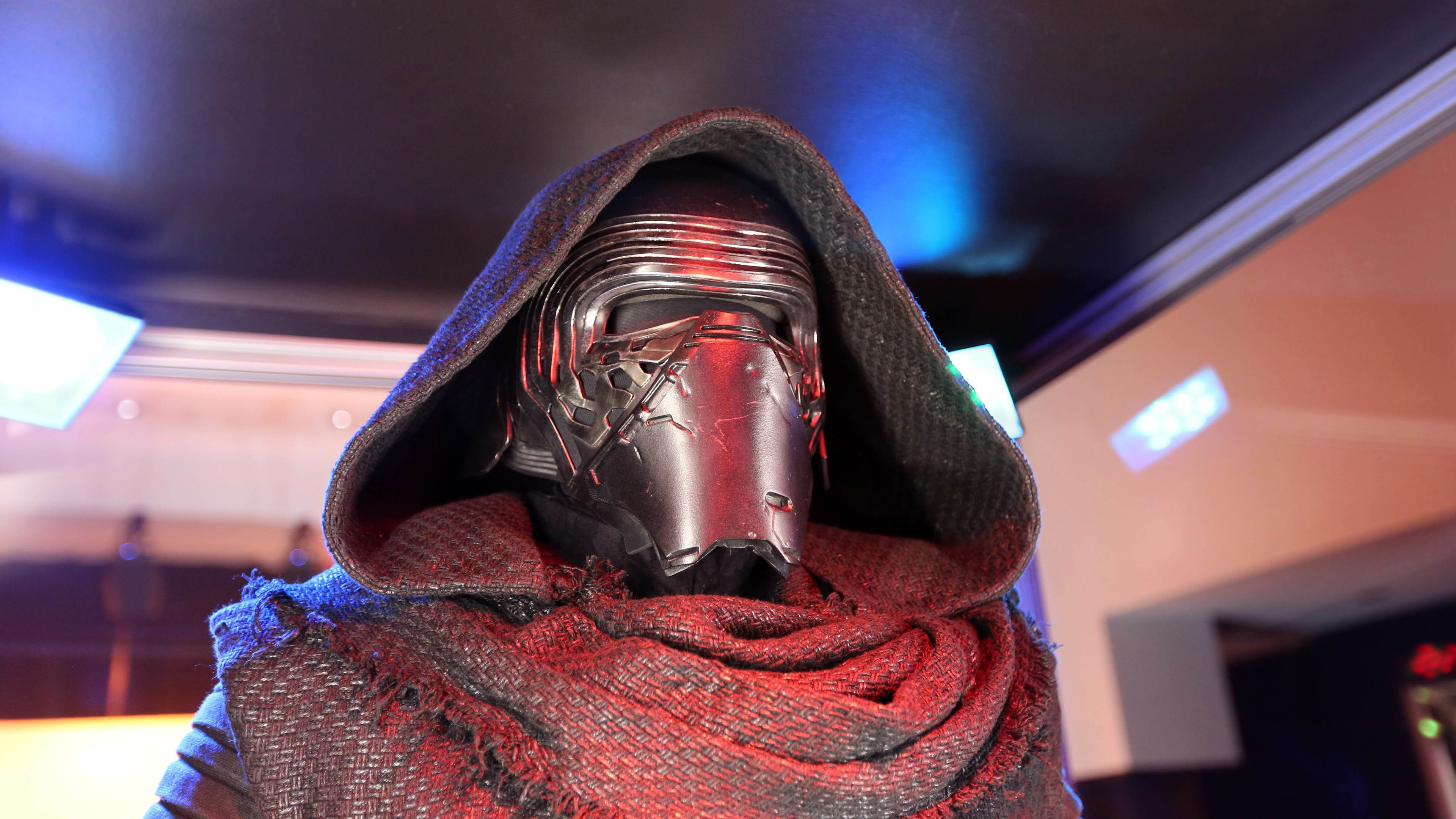 Driver as Kylo Ren – Star Wars The Force Awakens wallpaper