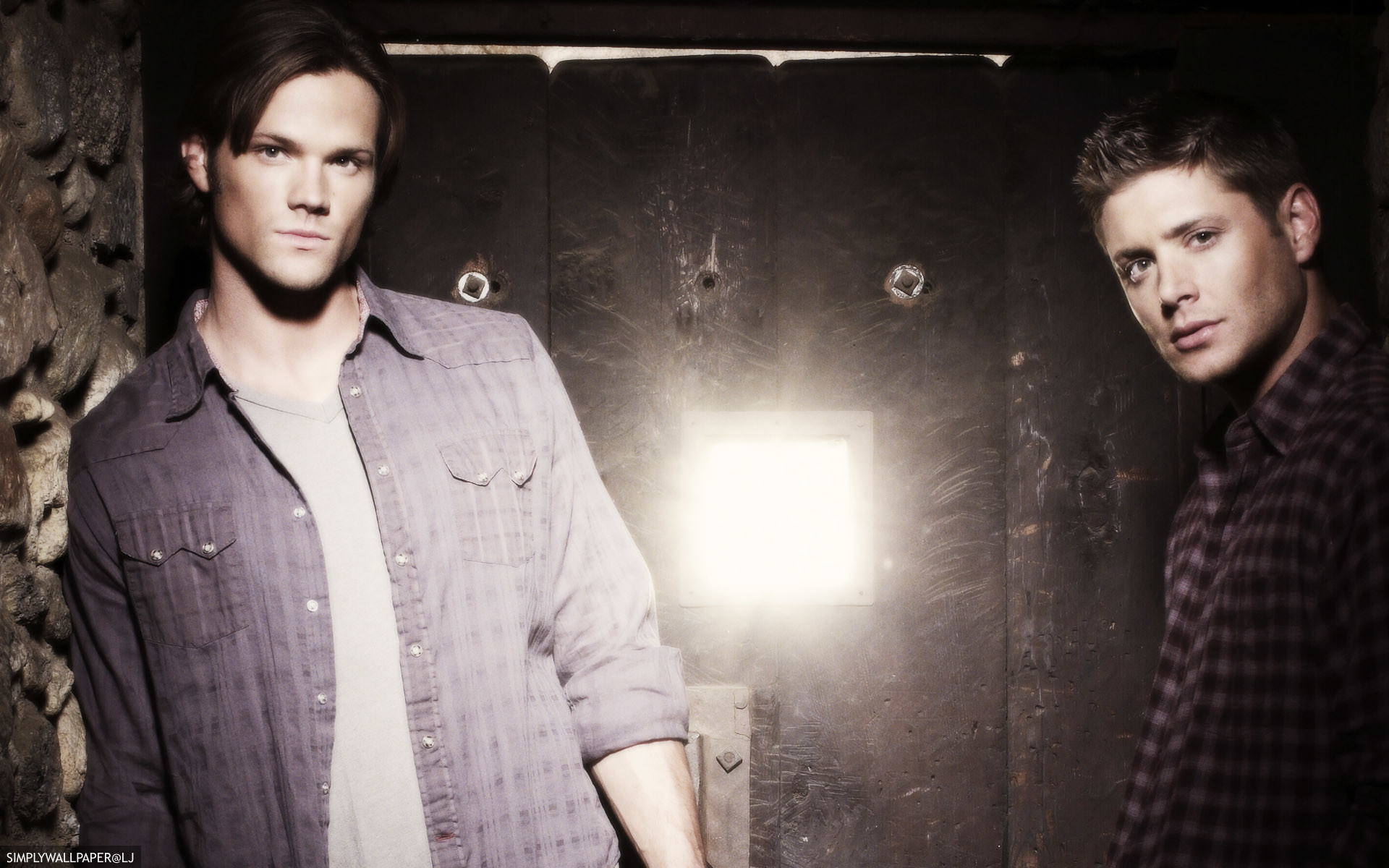 Supernatural desktop background / wallpaper – Sam and Dean Winchester – credit simplywallpaperhistoryjunkie