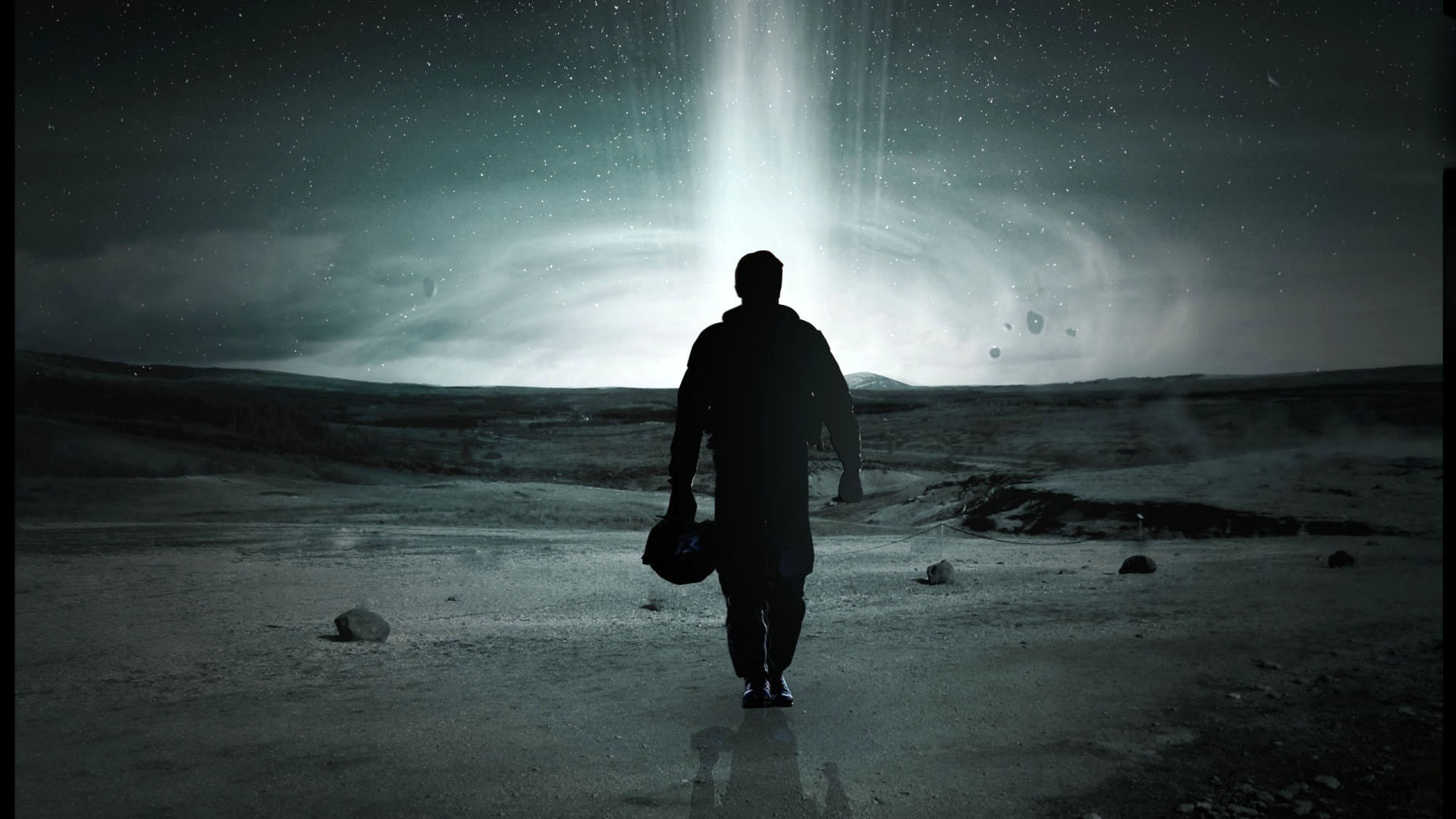 Interstellar Astronaut Silhouette – Full HD 16 / 9