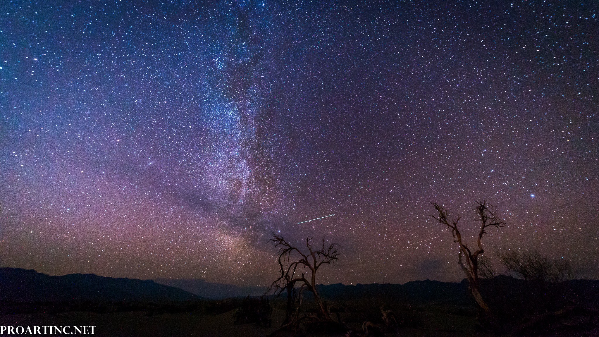 Milky Way at Mesquite Flat Sand Dunes, Death Valley National Park 8K/4K  Screensavers/Wallpapers