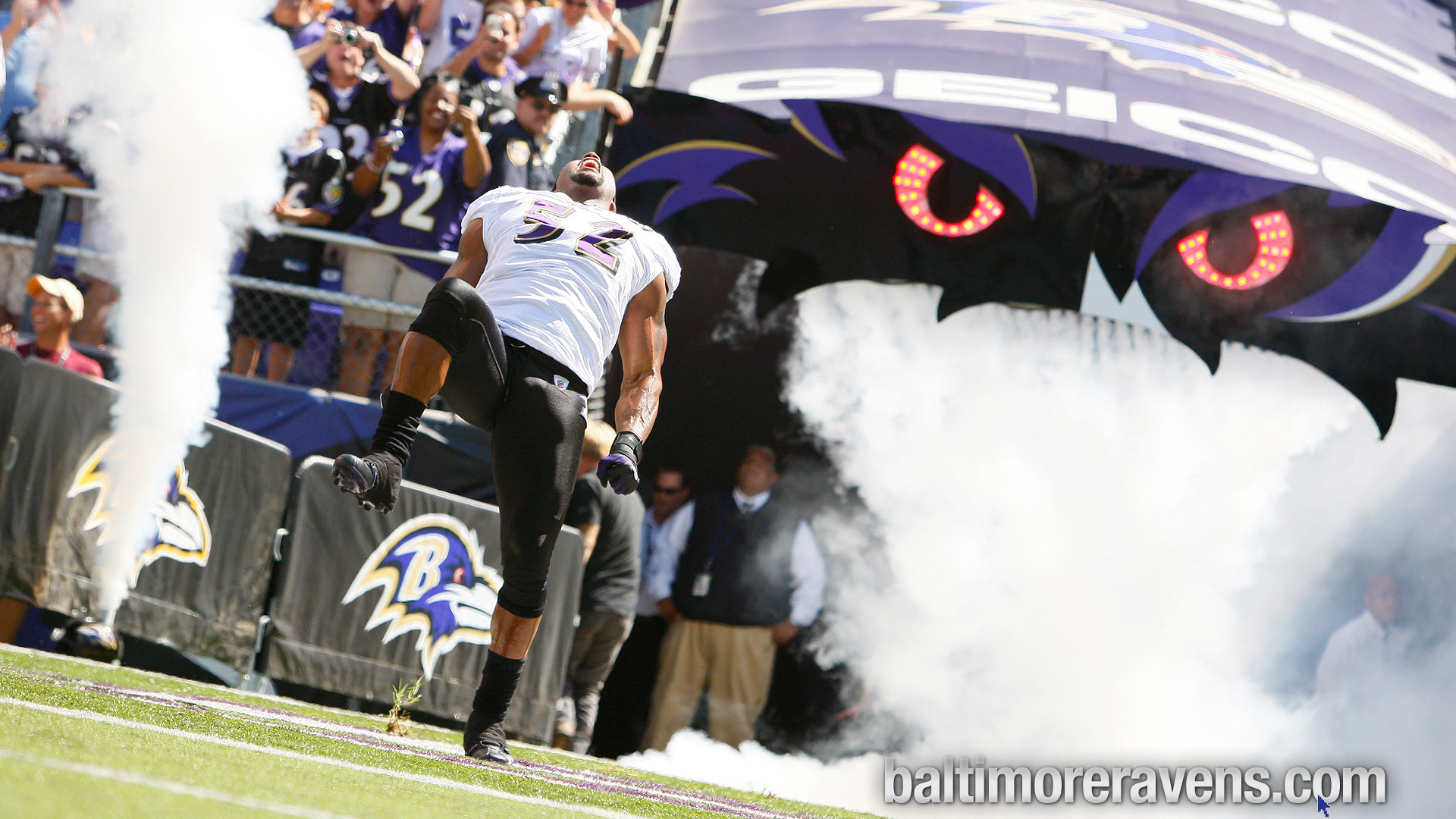 Ray Lewis Locker room after last victory as a Raven – YouTube