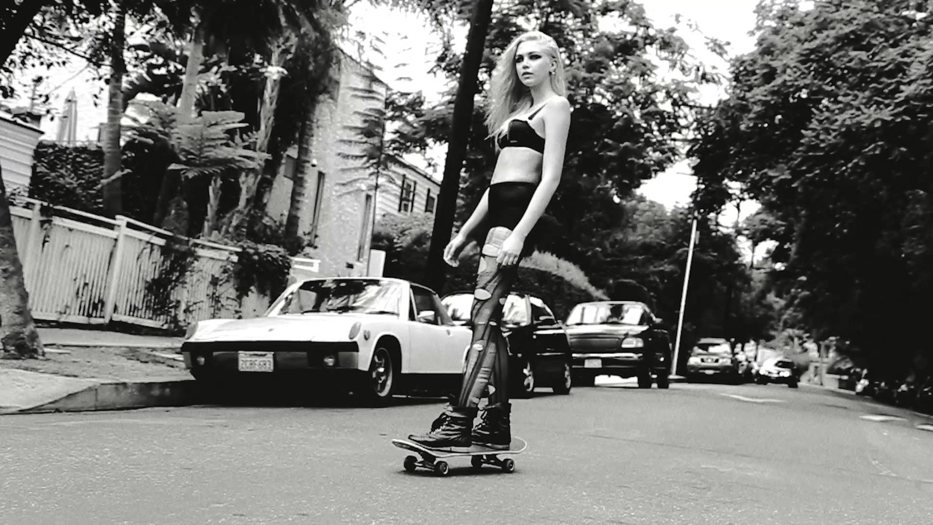"Amnesia Skater Girl" GQ Italia x Taylor G – YouTube