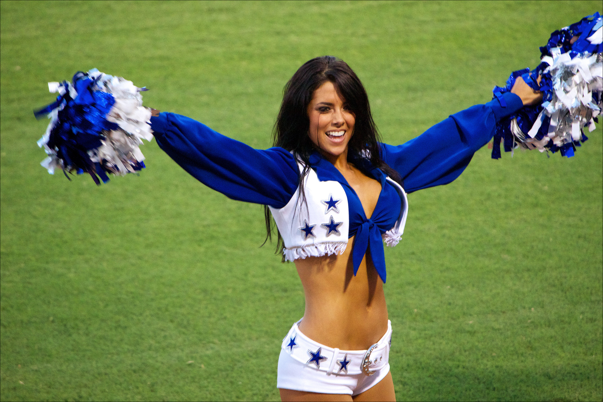 File:Dallas Cowboys Cheerleaders – IV.jpg – Wikimedia Commons