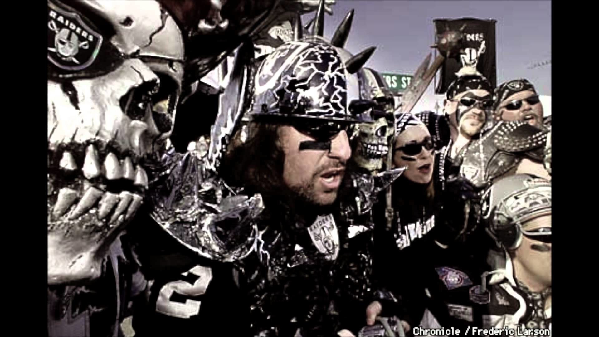 Oakland RAIDERS SUCK Theme Fight SONG San Diego SUPER CHARGERS – YouTube