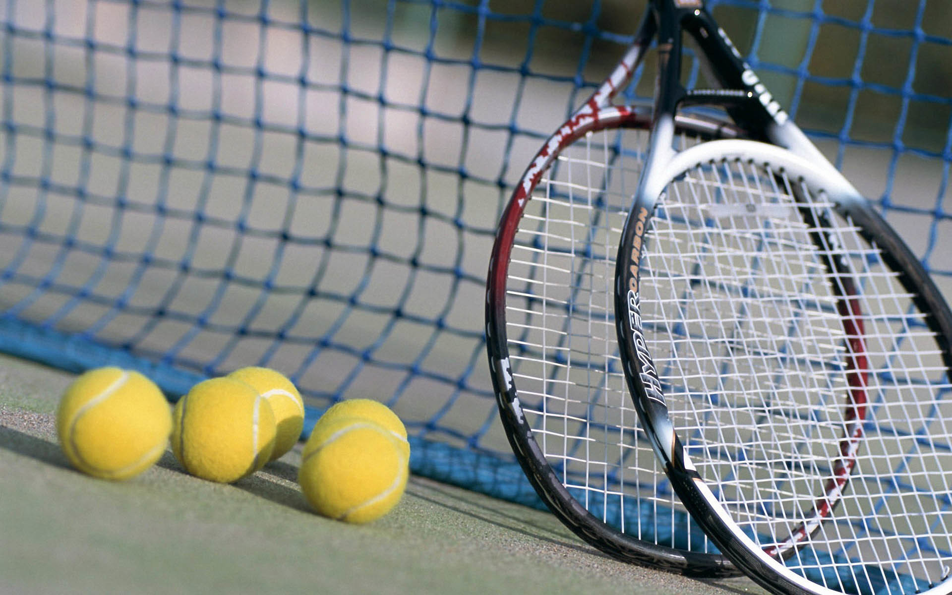 Tennis ball and tennis racket Wallpapers,