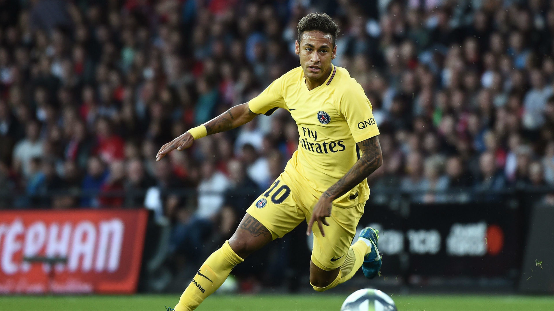 Neymar scores on PSG debut