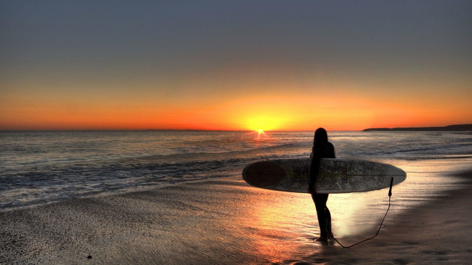 Surfer Beach Wallpaper – 1528680