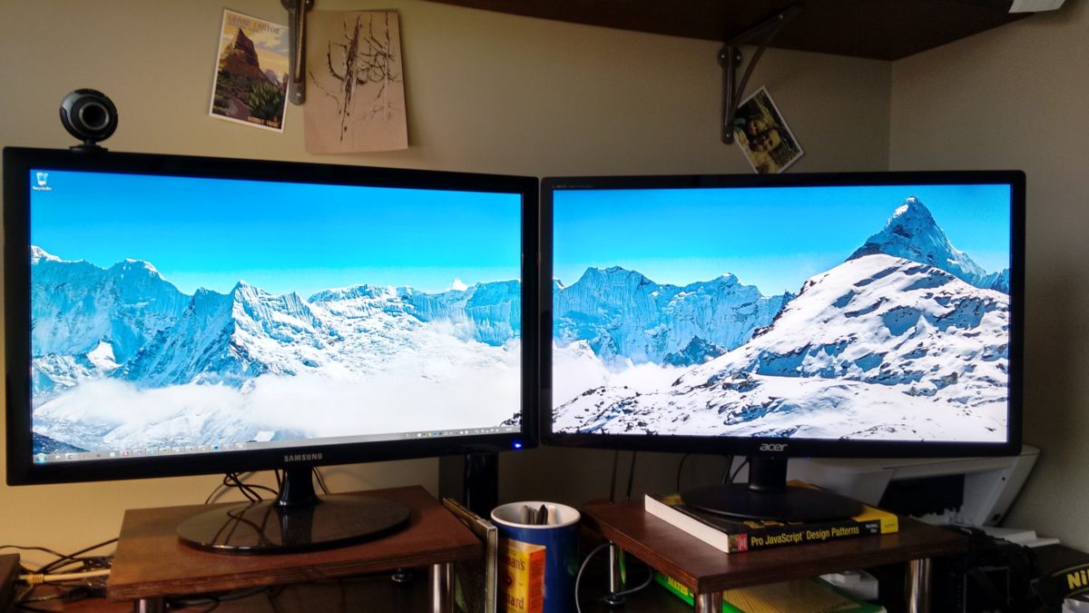 stretch wallpaper across two monitors windows 11