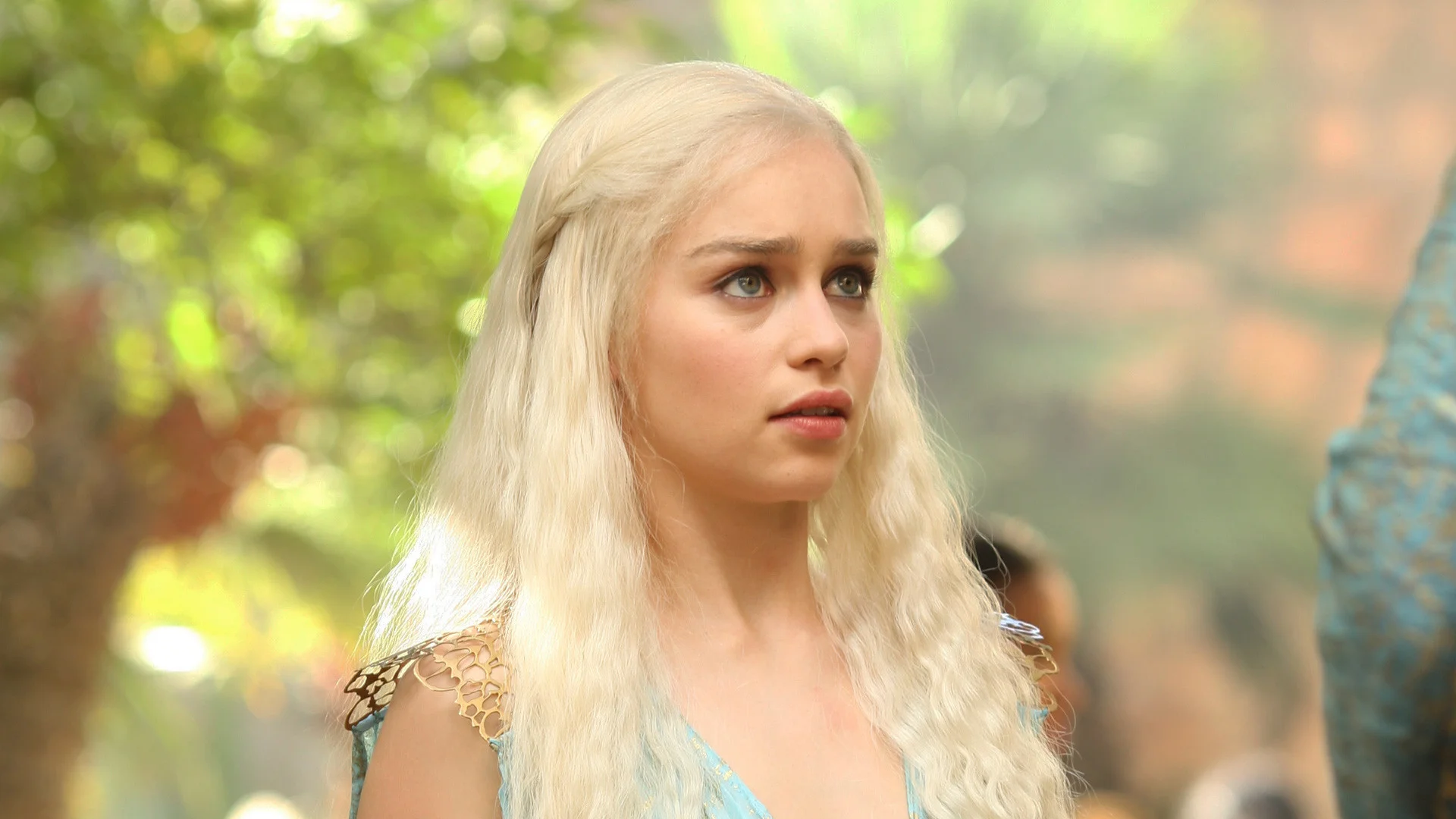 3840x2160 Resolution Emilia Clarke as Daenerys Targaryen in GOT 8 4K  Wallpaper - Wallpapers Den