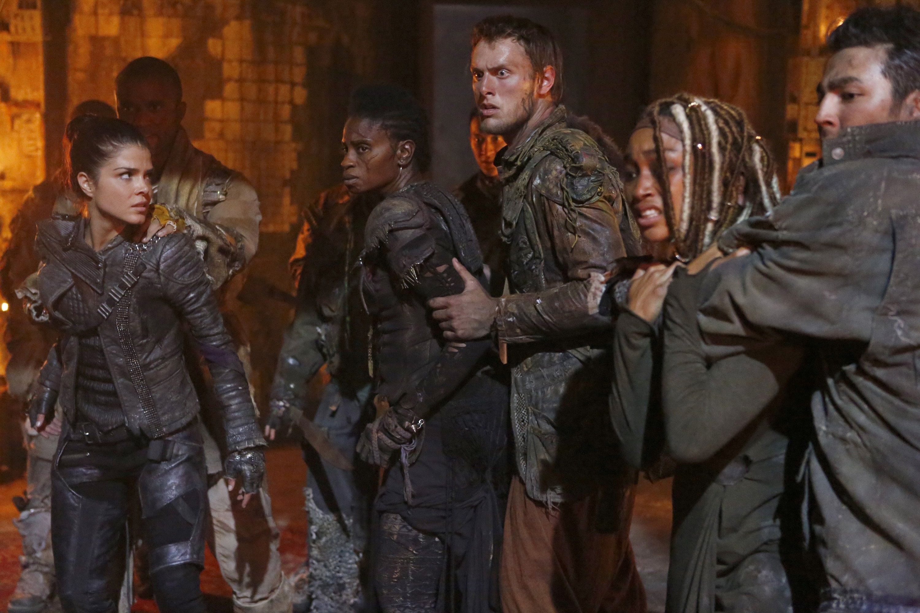 The 100 – octavia and indra with gaia